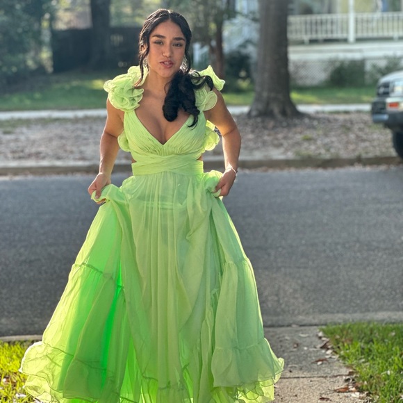 MAC DUGGAL INDY CHIFFON GOWN - Picture 11 of 11